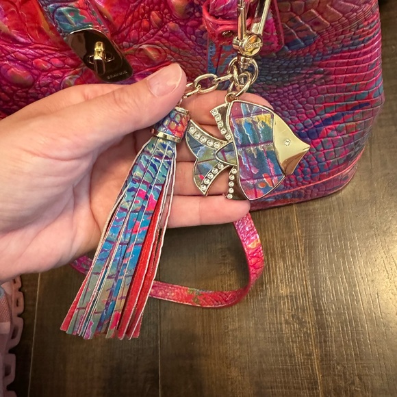 NWOT Brahmin fiora rainbow fish bucket bag - Picture 2 of 5